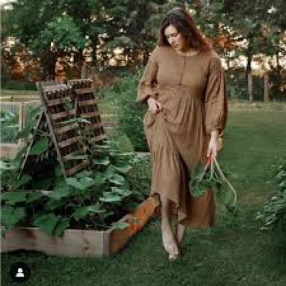 Little cottonwood Maxi Dress in Brown - Relaxed Tiered Silhouette